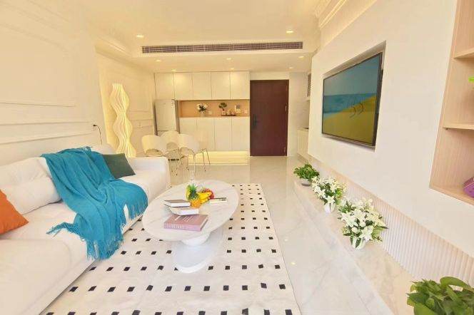 Sunny Terrace Flat beside Suzhou Creek