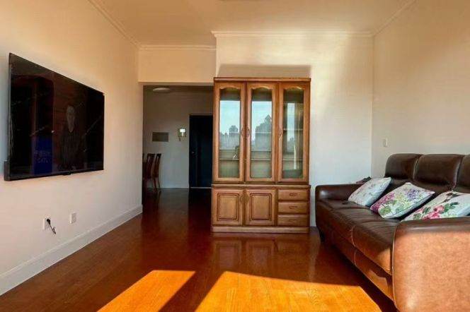 Morden 2brs with balcony  near famous An fu road