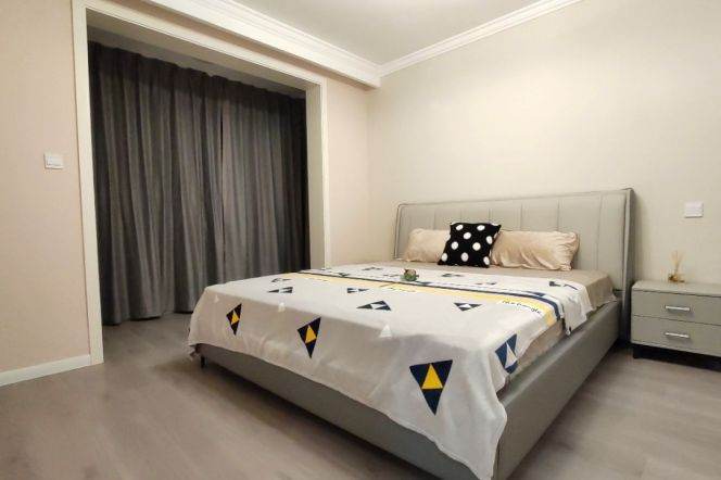 Valuable Highrise 2BR NR Jiaotong University with Nice View 14.5K 