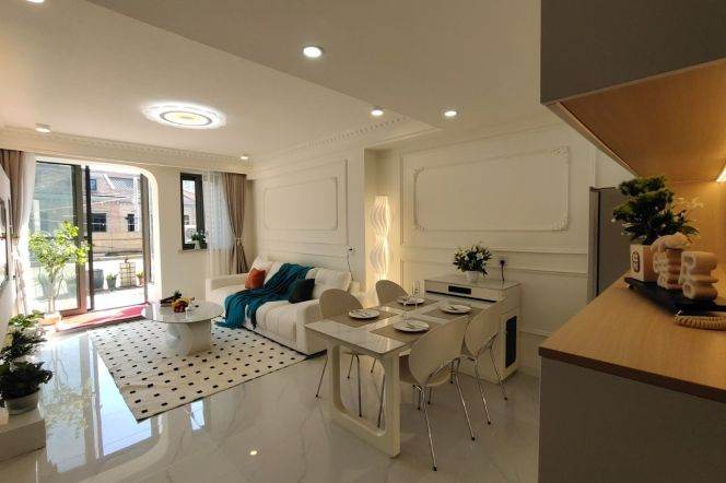 Sunny Terrace Flat beside Suzhou Creek