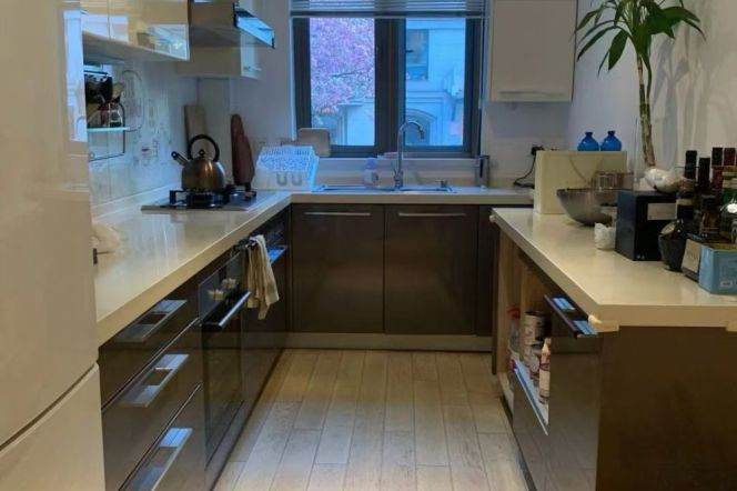 2br-2bath with Balcony and Garden near Line 2/11 Jiangsu Road St.