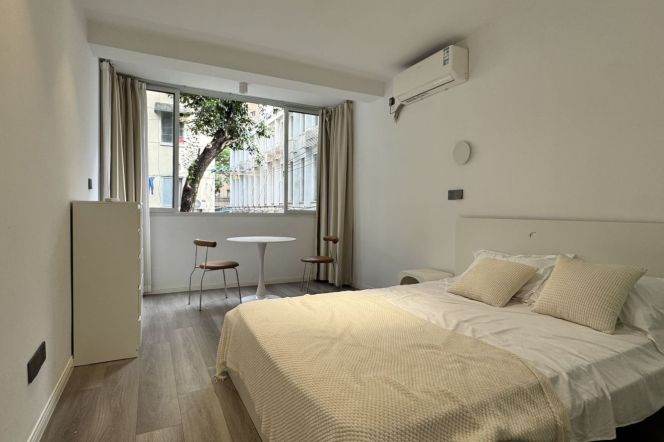 Standard 1Br | Next to Jiangsu Rd & Zhongshan Park | Bright 6.9K