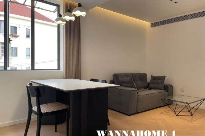 Spacious&Modern&Bright 1Bdr 1Bath Apt+L14 Wu Ding Rd+Jing'an Temple+Awesome View+5F Walk Up