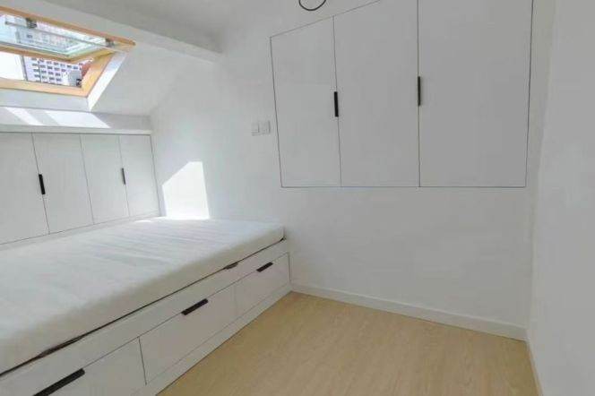 Nice balcony 2Brs/1Lr/1Bt apt nr South shanxi rd,M1/10/12