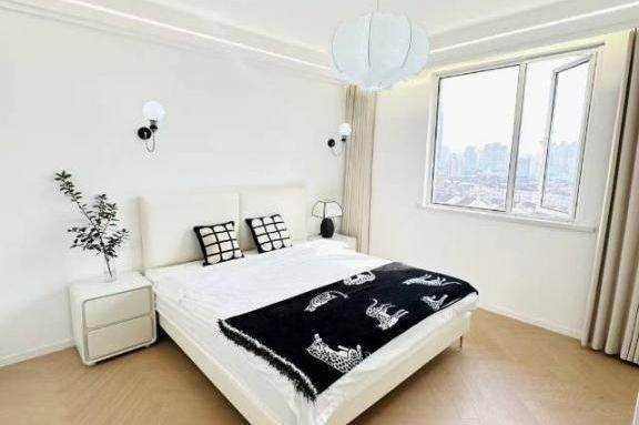 160 sqm 4 br Apt&Central AC& Big windows in Putuo for 15K