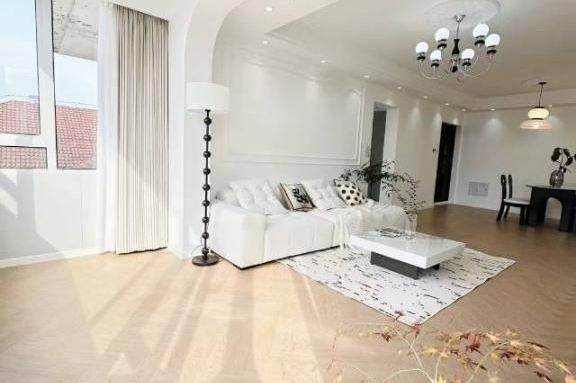 160 sqm 4 br Apt&Central AC& Big windows in Putuo for 15K