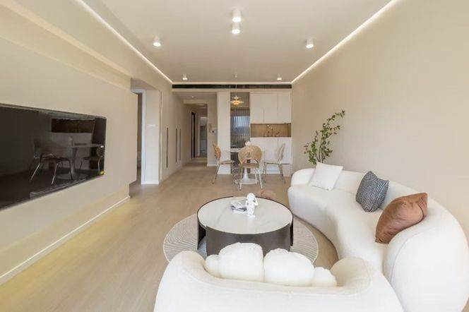 Charming 2BR High-Floor Apt Next to Wuding Rd Station/Jing'an Temple