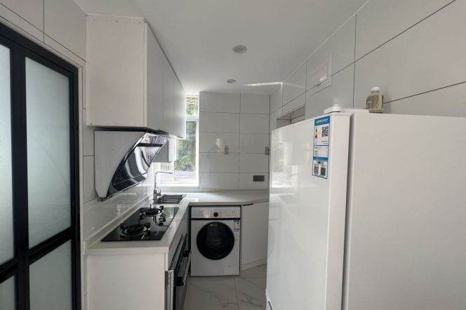 Bright 1Br/1Lr/1Bt apt nr Jiangsu rd,M2/11