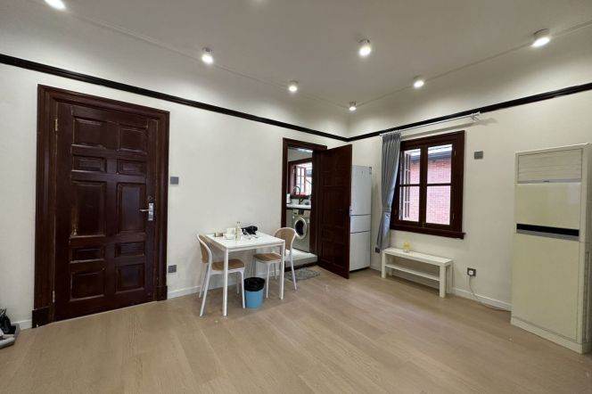 Bright 3Brs/1Lr/1Bt apt nr Changshu rd,M1/2/7/14