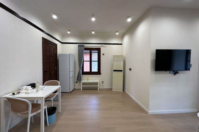 Bright 3Brs/1Lr/1Bt apt nr Changshu rd,M1/2/7/14