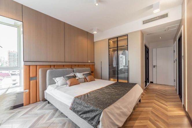 West Nanjing Rd metro/3br2bt/central AC/floor heat/oven/outdoor balcony