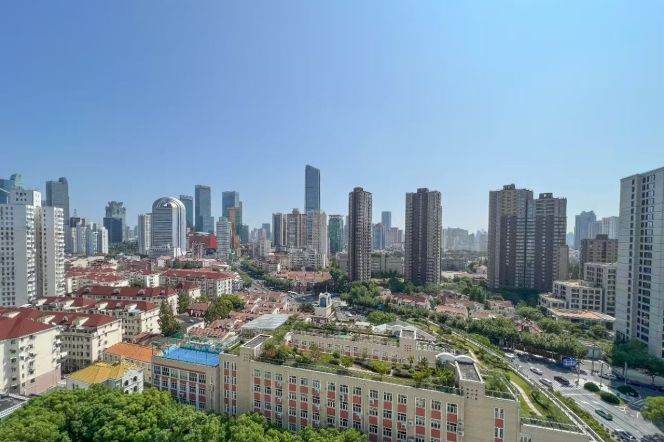 Charming 2BR High-Floor Apt Next to Wuding Rd Station/Jing'an Temple