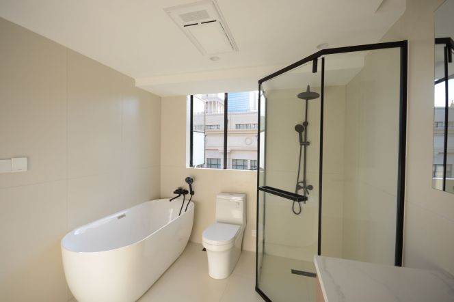 modern huge 1 bedroom floor heating on west nan jing road Plaza 66 line 2,12,13 only 16.8K