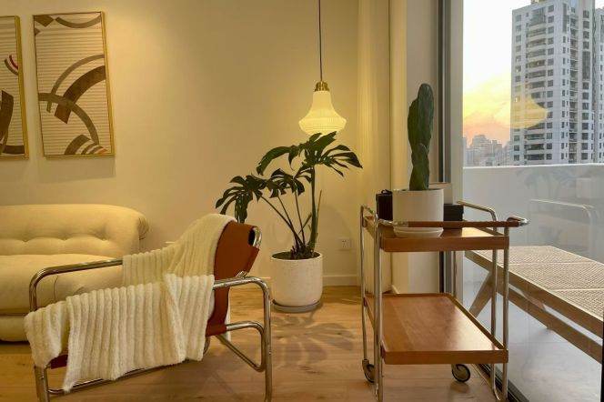 Jing‘an Temple/Changping Rd metro/2br1bt/central AC/floor heat/oven/outdoor balcony