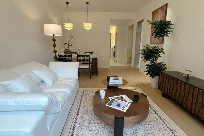 Brightly2brs1bath with a yard in longbai xincun