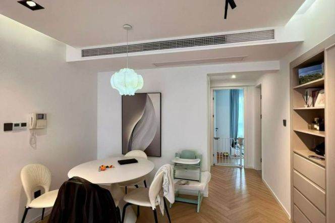 One Park Avenue, 2 bedrooms +1 office, Floor heating, Central AC