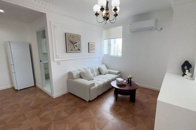 Spacious-near the ECNU/ ECUPL/and SJTU-lift-Caoyang rd/Putuo area/L3/4/11/13/14