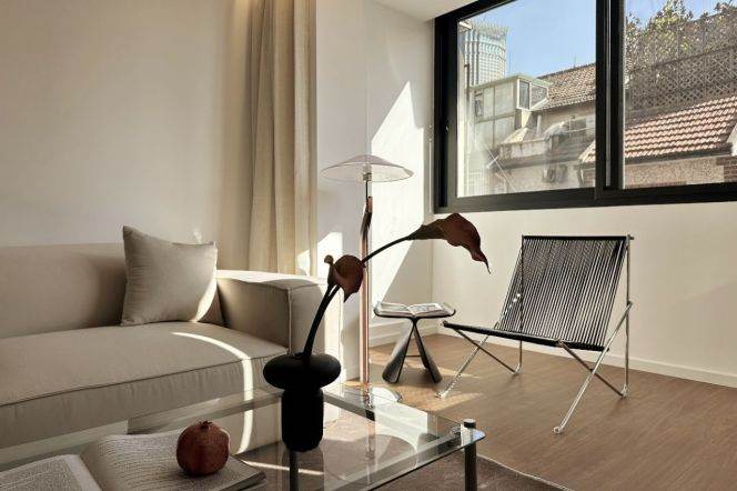  Fresh bright 2brs Nr west Nanjing road M2/12/13