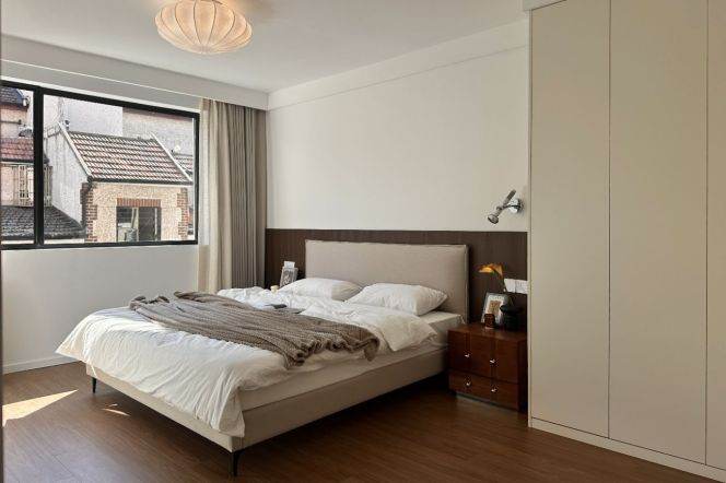  Fresh bright 2brs Nr west Nanjing road M2/12/13