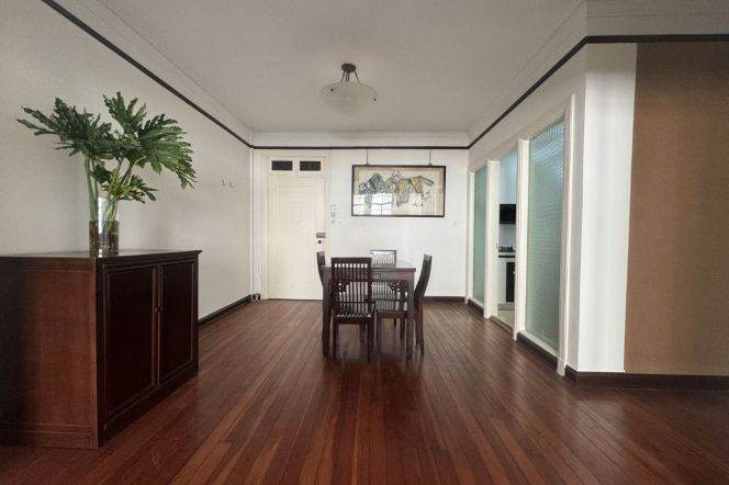 Good lighting 1br with cloakroom near Xintiandi/IAPM