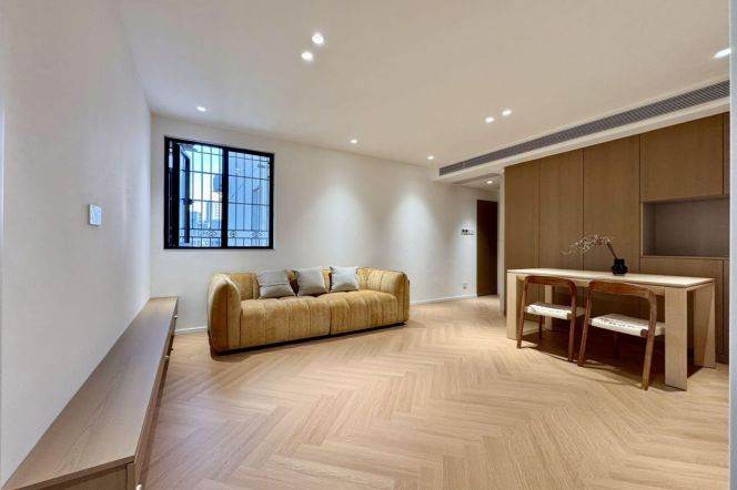 1Br,Cozy,Near Caoyang road station.