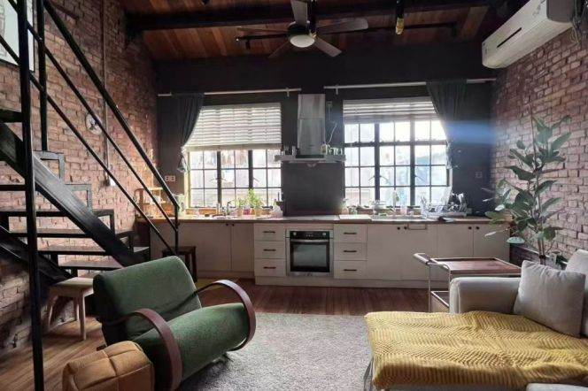 Full furnished 1br & high ceiling/ terrace @ S Shanxi Rd & Line 1/10/12