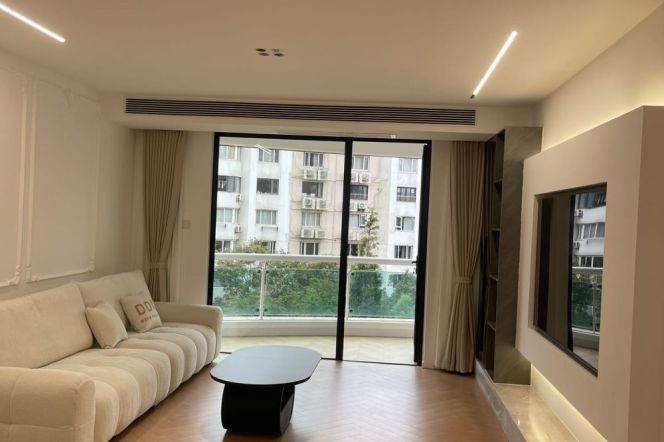 160 sqm 3 br bright Apt &floor heating &balcony/changping rd jing'an