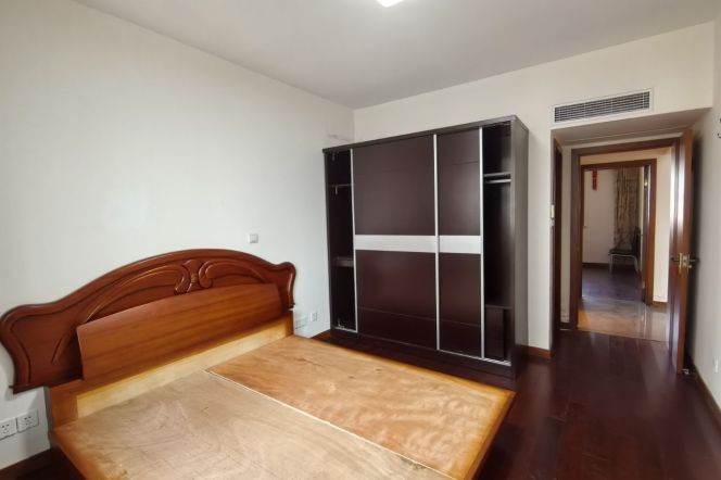 2 brs near L2/L3/L4 zhongshan park station+elevator