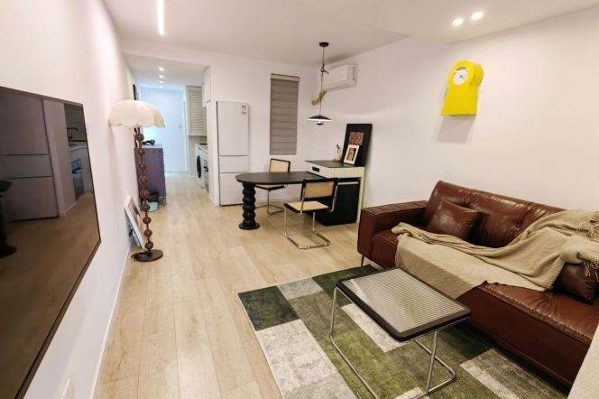 Spacious 1 br on PanYu Rd . easy to L 10/11 Jiaotong University St.