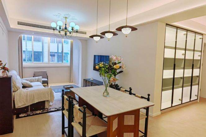 Modern & Spacious 1 br near HuaShan Greean. L10/11 JiaoTong University St.