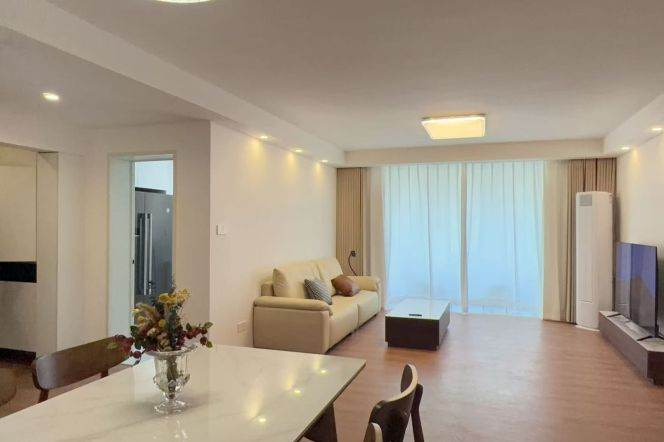  Xujiahui Road 3Beds for rent .nearby Xingtiandi CBD area /Line9 