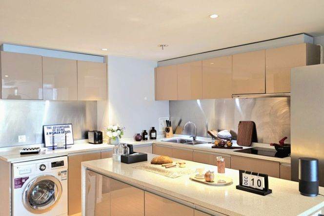 2br service apt near Jiangsu Rd Station(Line 2/11)