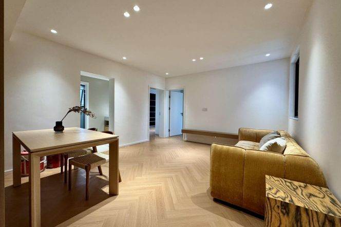 1Br,Cozy,Near Caoyang road station.