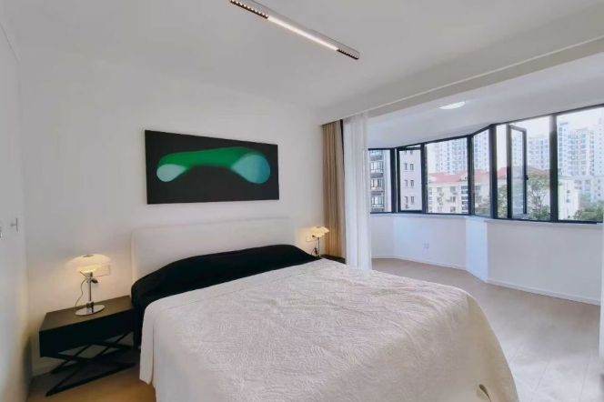 125 sqm 2 br bright Apt &elevator &oven/Xuhui Dapuqiao 16K