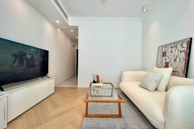 Cute 1Brm With A Private Garden Near Line 2/11 Jiangsu Rd