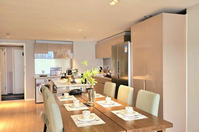 2br service apt near Jiangsu Rd Station(Line 2/11)