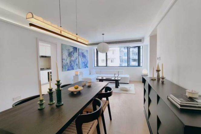 125 sqm 2 br bright Apt &elevator &oven/Xuhui Dapuqiao 16K