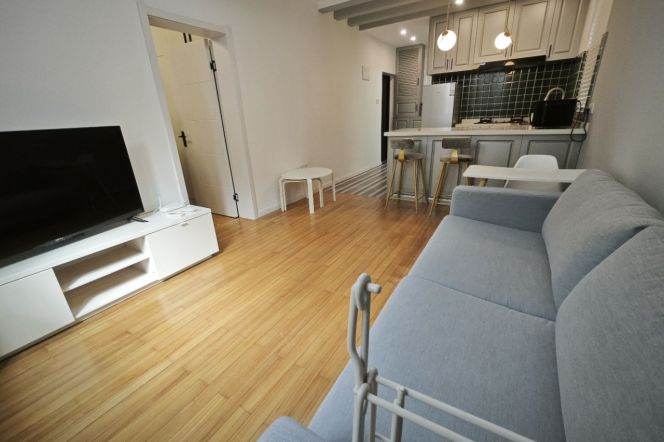 Prime Location 1Br/2Lr/1Bt@L10/11 Jiaotong University Station 