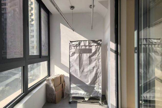 modern 1 bedroom floor heating balcony near west nan jing road line 2,12,13 