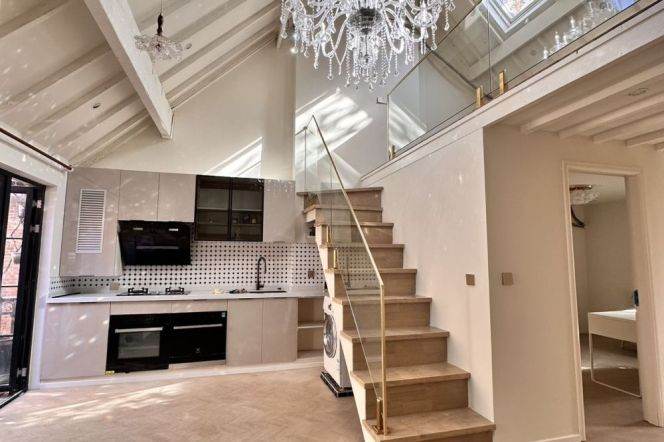 2 br+2 bath old house &private terrace &oven/iapm South shanxi rd