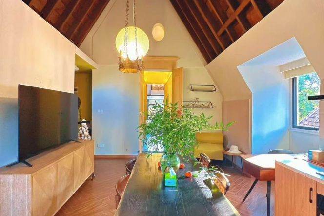 110 sqm 1 br unique old house &lovely terrace/Shanghai library 20K