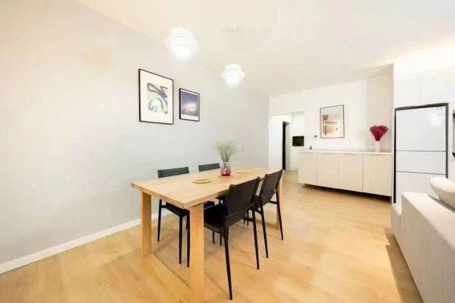  2BR near Zhongshan Park Metro with Floor Heating.Prime Layout in Changfeng mansion