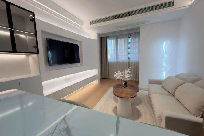 Newly Renovated 1Br/2Lr/1Bt@L3/4/11/14 Caoyang Rd Station 