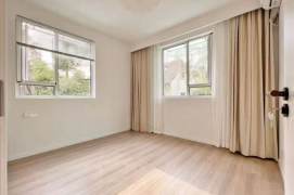Jiangsu Rd Line 2/11，Nice 2br/2lrs/1ba apt