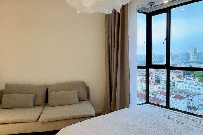 1 br near L9/L12 jiashan rd station +elevator