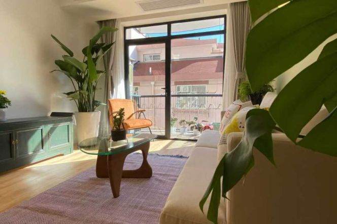 outdoor balcony,1br 2lrs@L7 Changping Rd station,all bright room