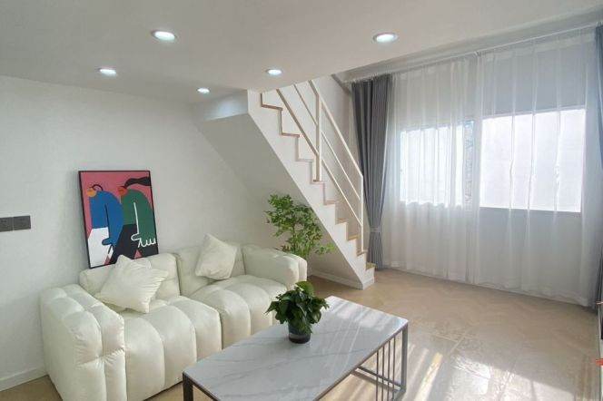 Bright 1Br Furnished Jiangsu Rd Station