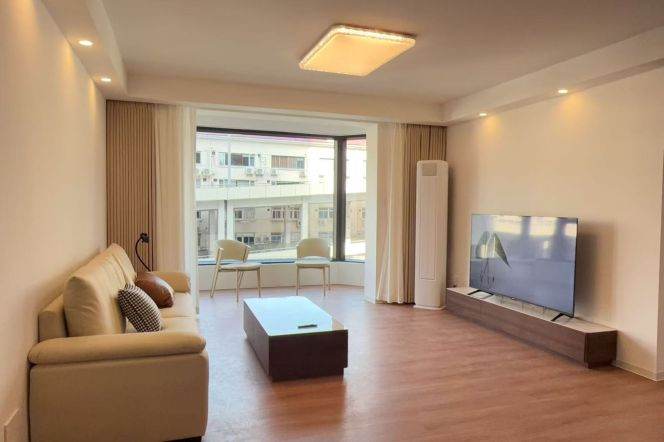  Xujiahui Road 3Beds for rent .nearby Xingtiandi CBD area /Line9 