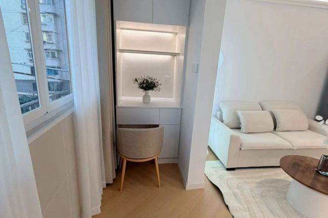 Newly Renovated 1Br/2Lr/1Bt@L3/4/11/14 Caoyang Rd Station 