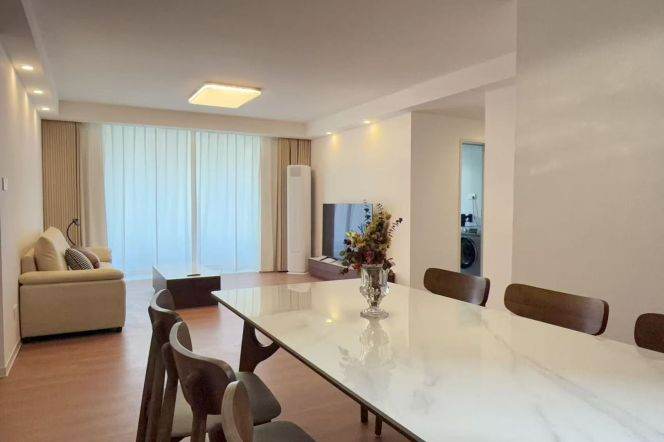  Xujiahui Road 3Beds for rent .nearby Xingtiandi CBD area /Line9 